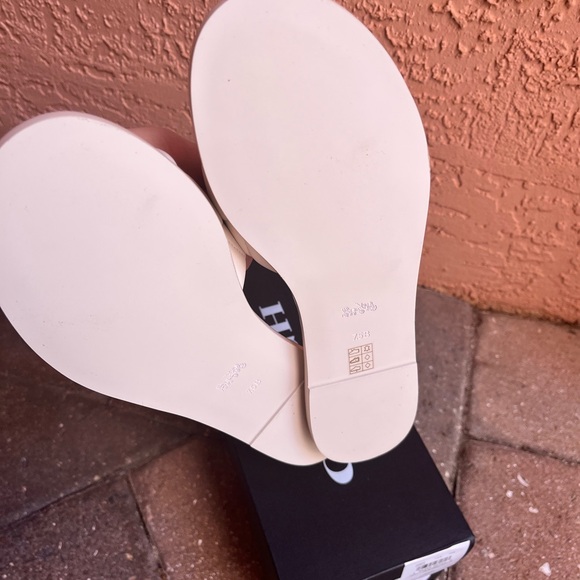 Coach Women's  Slide Sandals size 7.5 - Picture 2 of 4